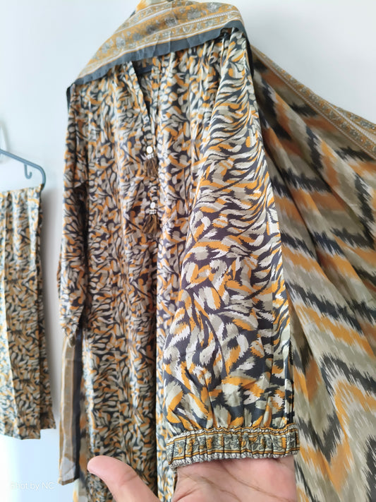 BIN SAEED Casual Printed Lawn 3 Piece Suit