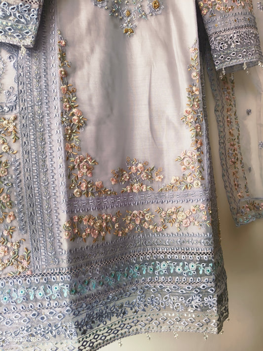 Sadabahar Organza Suit – Embroidered Wedding Wear (Medium, Size 42)