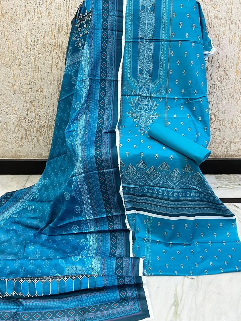 MD14 Printed Lawns 2026 Unstitched Suit