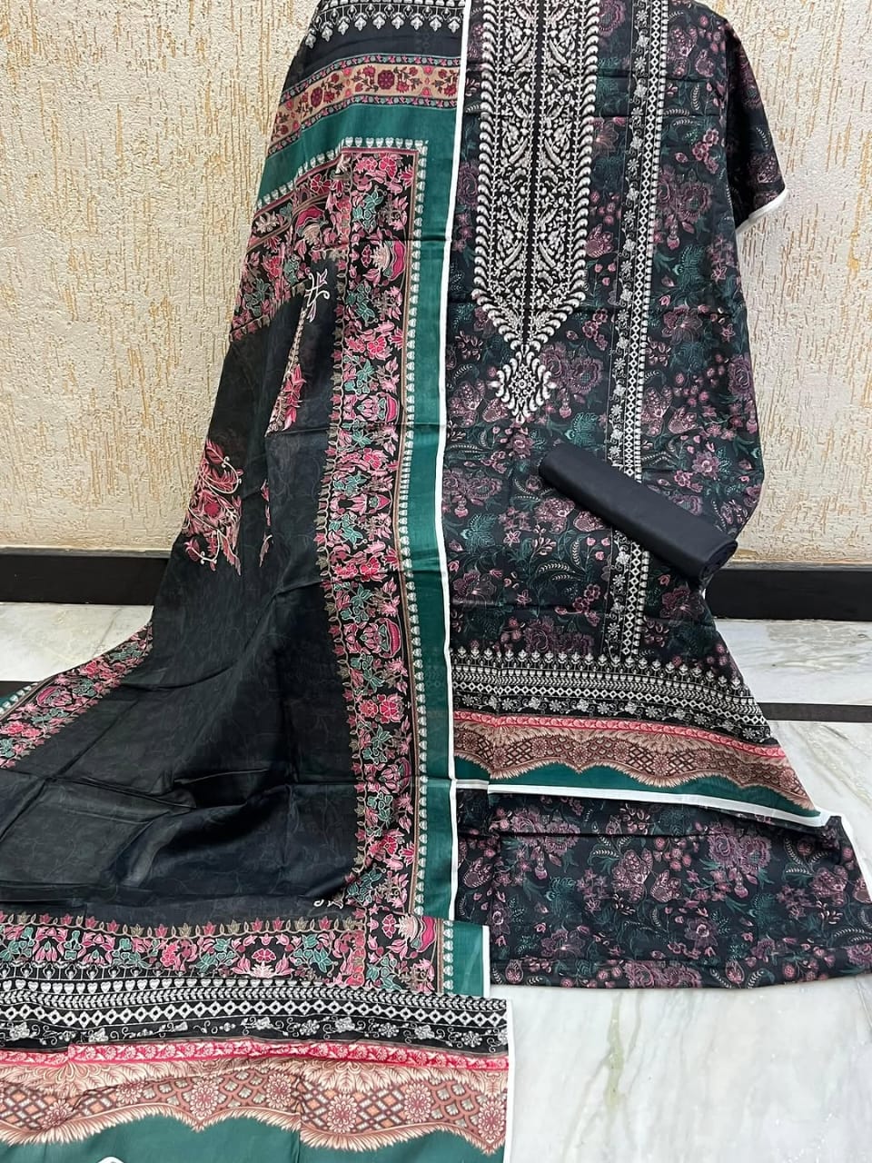 MD20 Printed Lawns 2026 Unstitched Suit