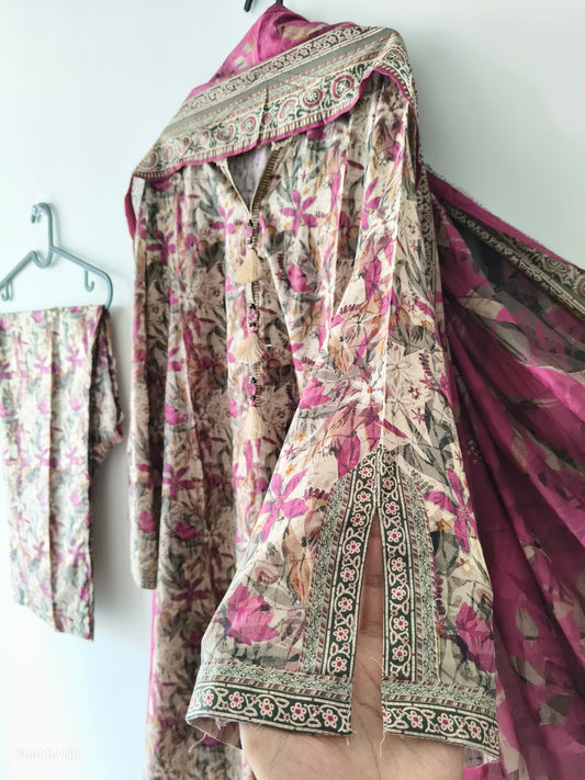 BIN SAEED Casual Printed Lawn 3 Piece Suit Red Multi