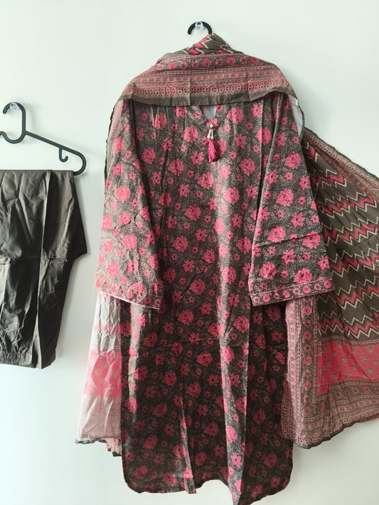 BIN SAEED Casual Printed Lawn 3 Piece Suit - Red Flower