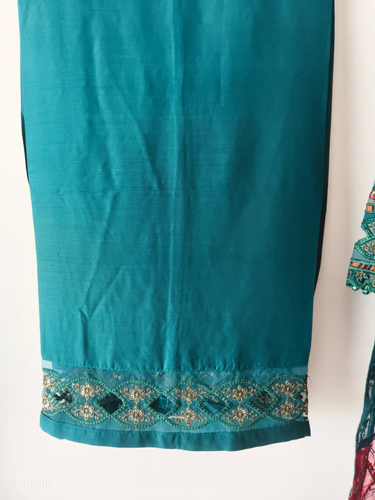 Sadabahar Organza Short Kurti Suit Set – Embroidered Wedding Wear (Medium, Size 42)