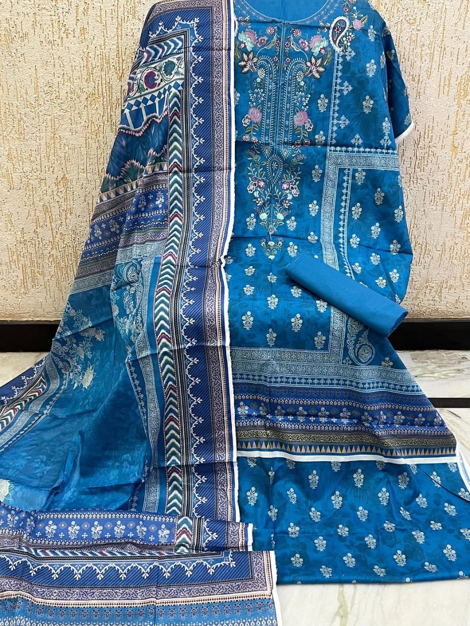 MD19 Printed Lawns 2026 Unstitched Suit